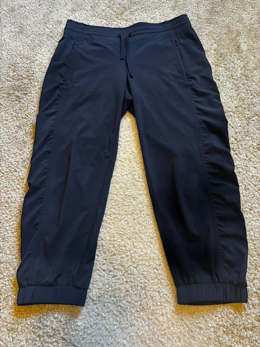 Athleta La Viva Ruched Crop Jogger Pants in Black Size 4
